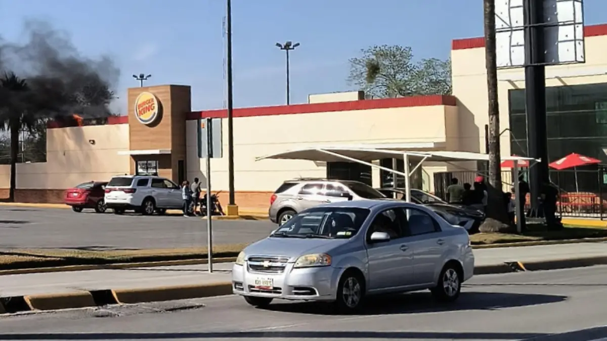 Se vuelve a incendiar Burger King en Ciudad Victoria (1)